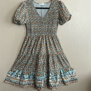 Cuqy Women’s A- Line Smocked Tiered Floral Dress. Size Medium.